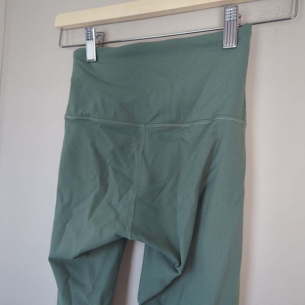 Lululemon Wunder Under Sage Green Ribbed Size 0 Leggings Workout Fitness - Picture 4 of 6